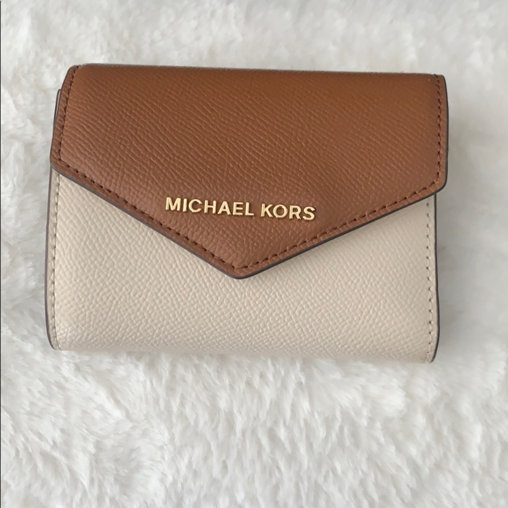 In perfect used condition Michael Kors wallet